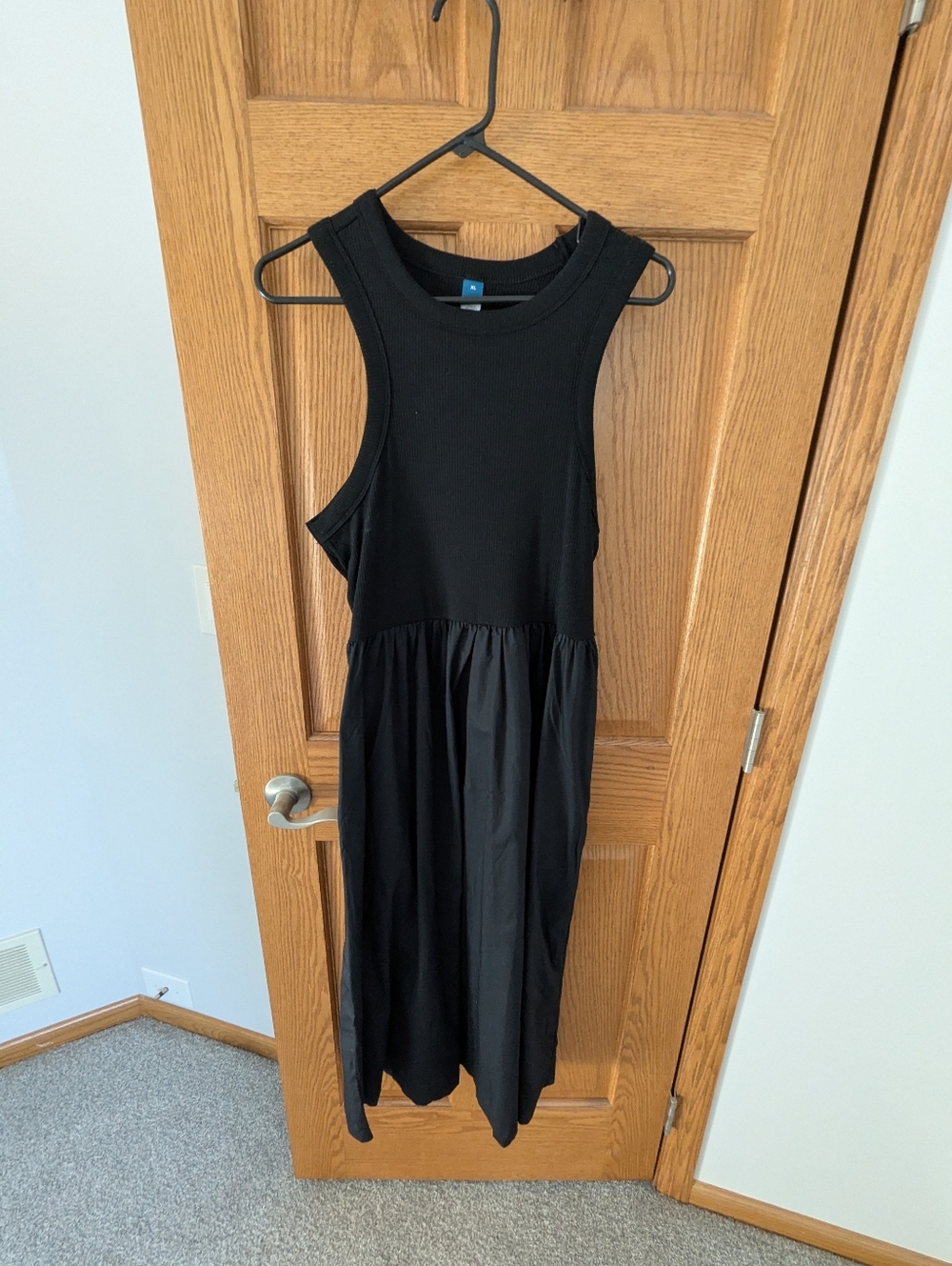 Old Navy Black Sleeveless Midi Dress